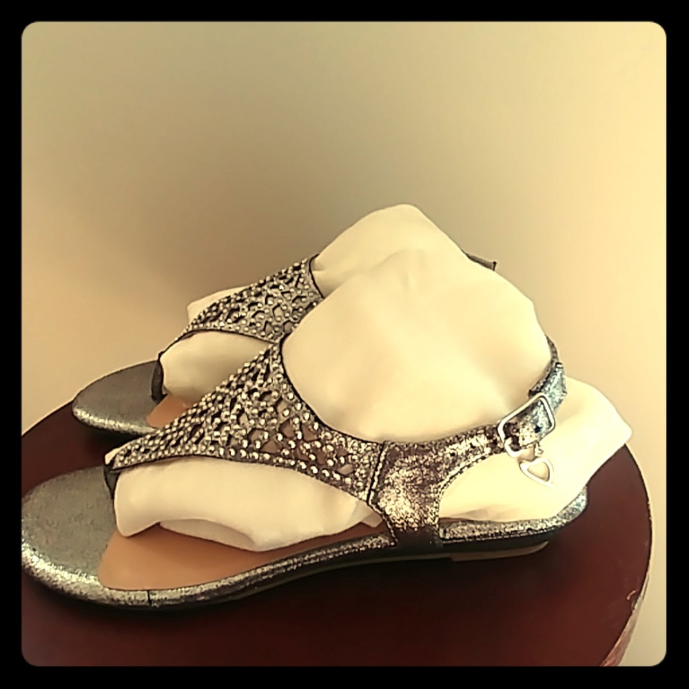 Silver Thong Sandles w Rhinestone Detail